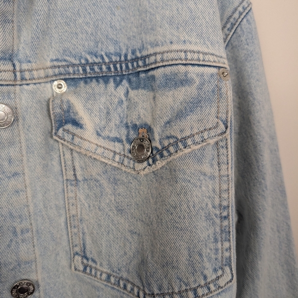 ZARA Light Wash Cotton Boxy Oversized Button Down  Denim Jean Jacket - Picture 4 of 9